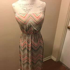Rue 21 Sz Medium multi- color strapless maxi dress